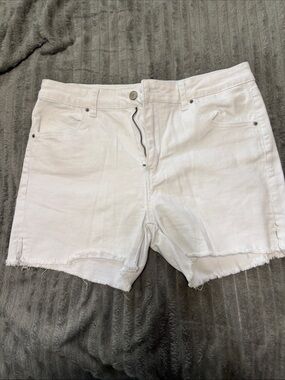 Zenana Outfitters White Frayed Hem Denim Shorts